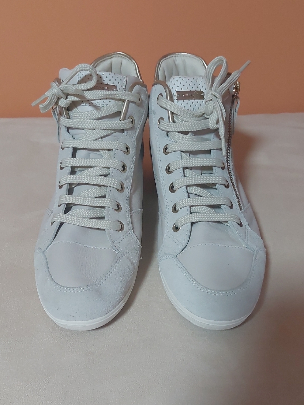 Geox, Size 10.5, Women's Light Gray High-Top LEATHER Sneakers with Side Zip